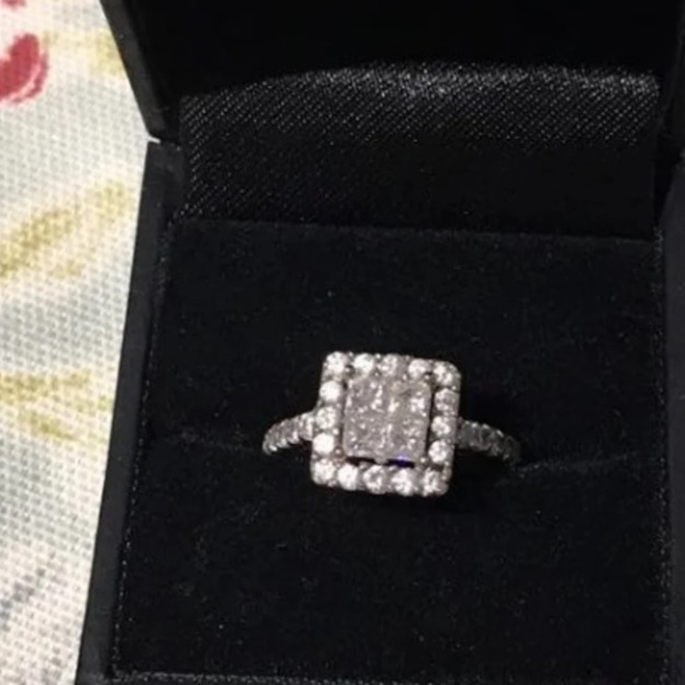 14k white gold diamond engagement ring